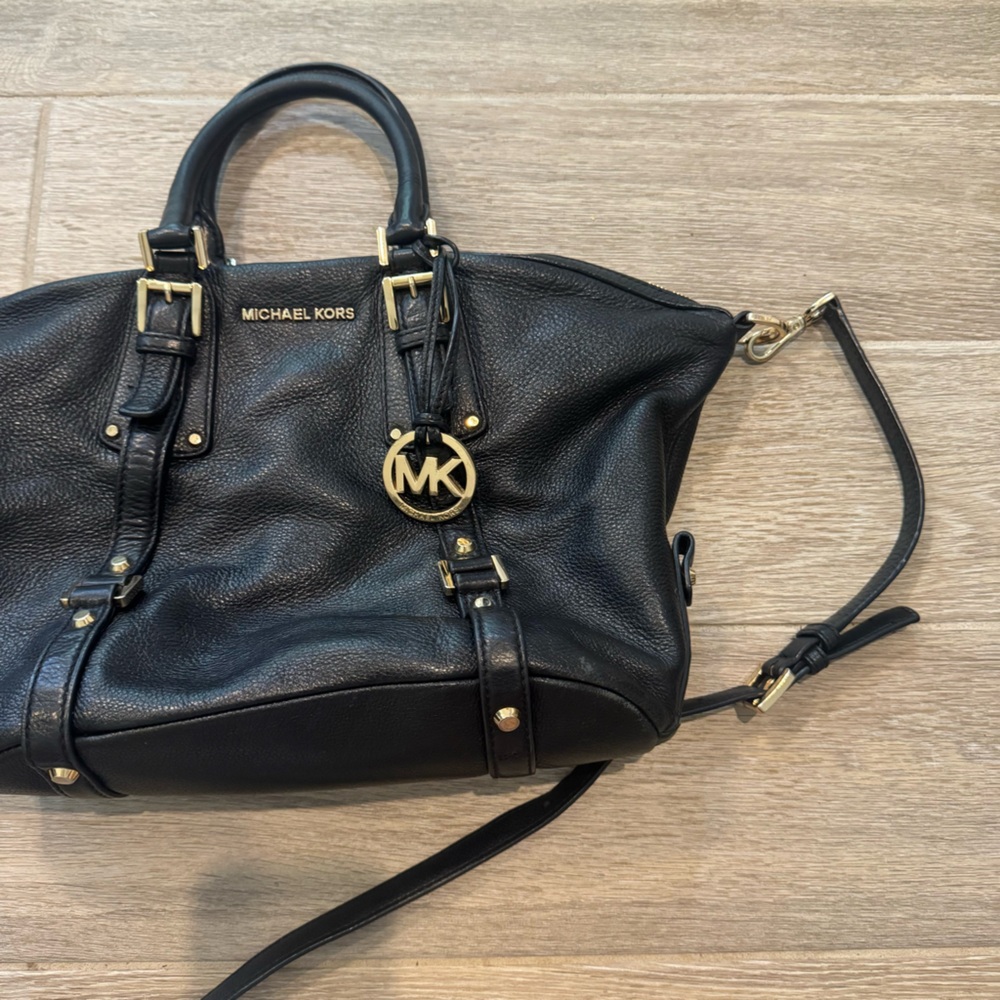 Beautiful Michael Kors Black Leather Satchel with Gold Hardware - Picture 2 of 7